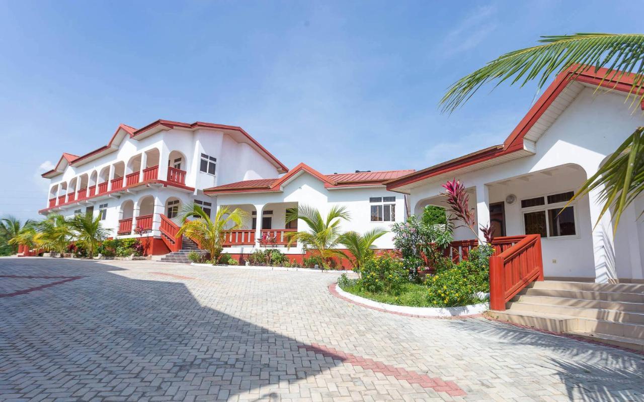 Royal Elmount Hotel Elmina Exterior photo