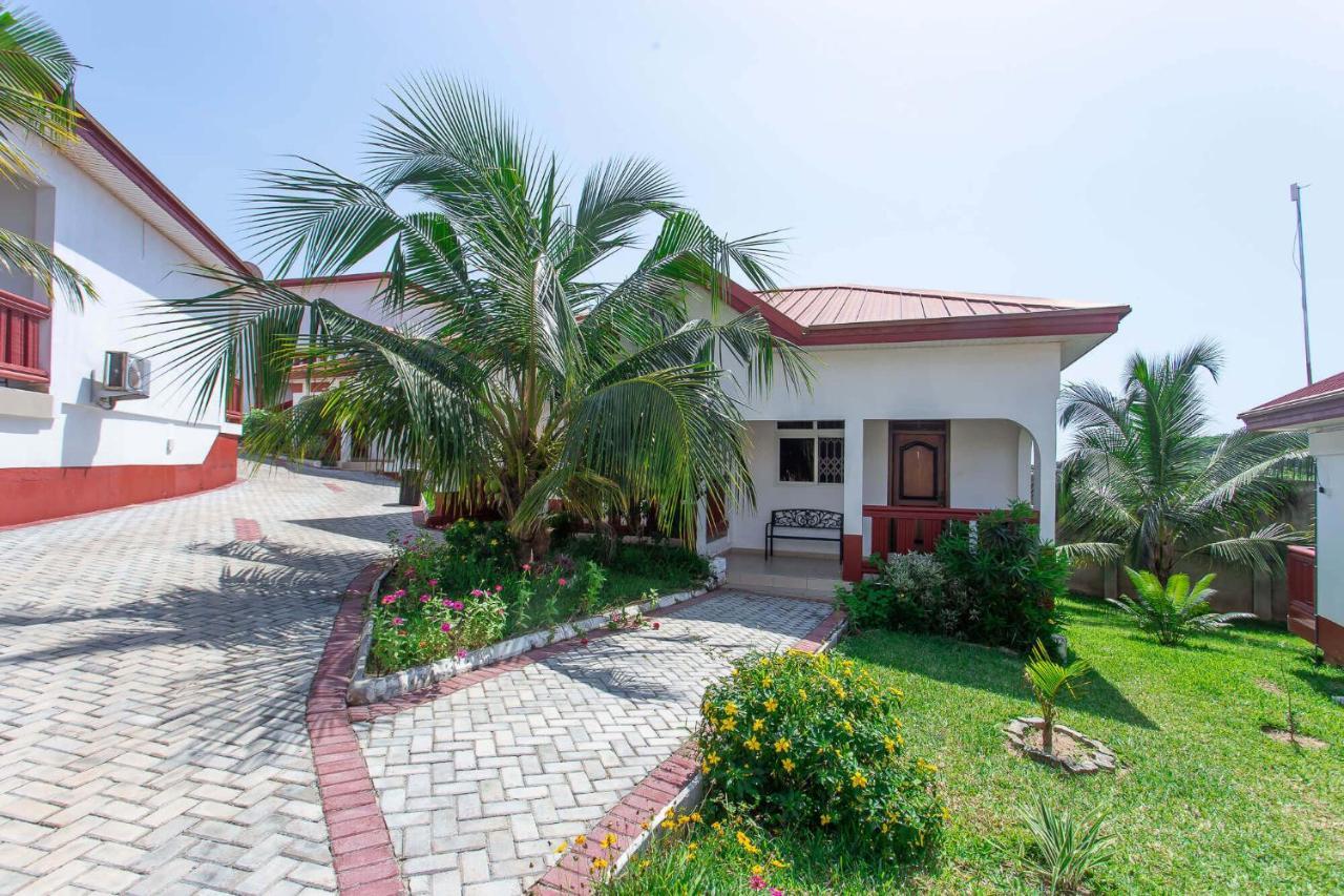 Royal Elmount Hotel Elmina Exterior photo